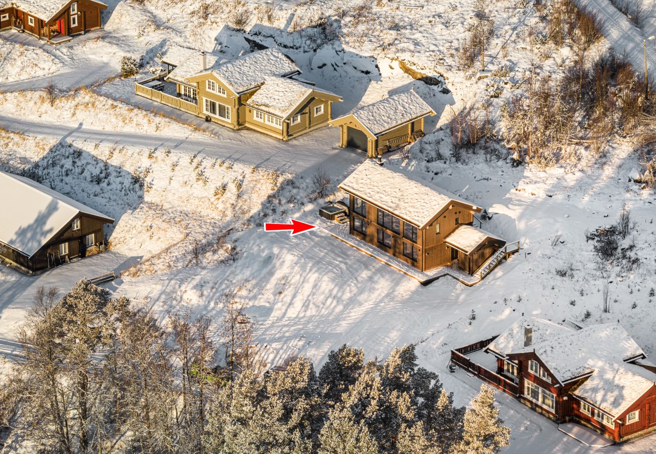 Cabin in Hol - New luxury cabin in Geilo with hot tub, mountain views & ski access