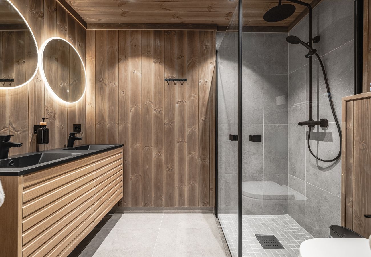 Cabin in Hol - New luxury cabin in Geilo with hot tub, mountain views & ski access