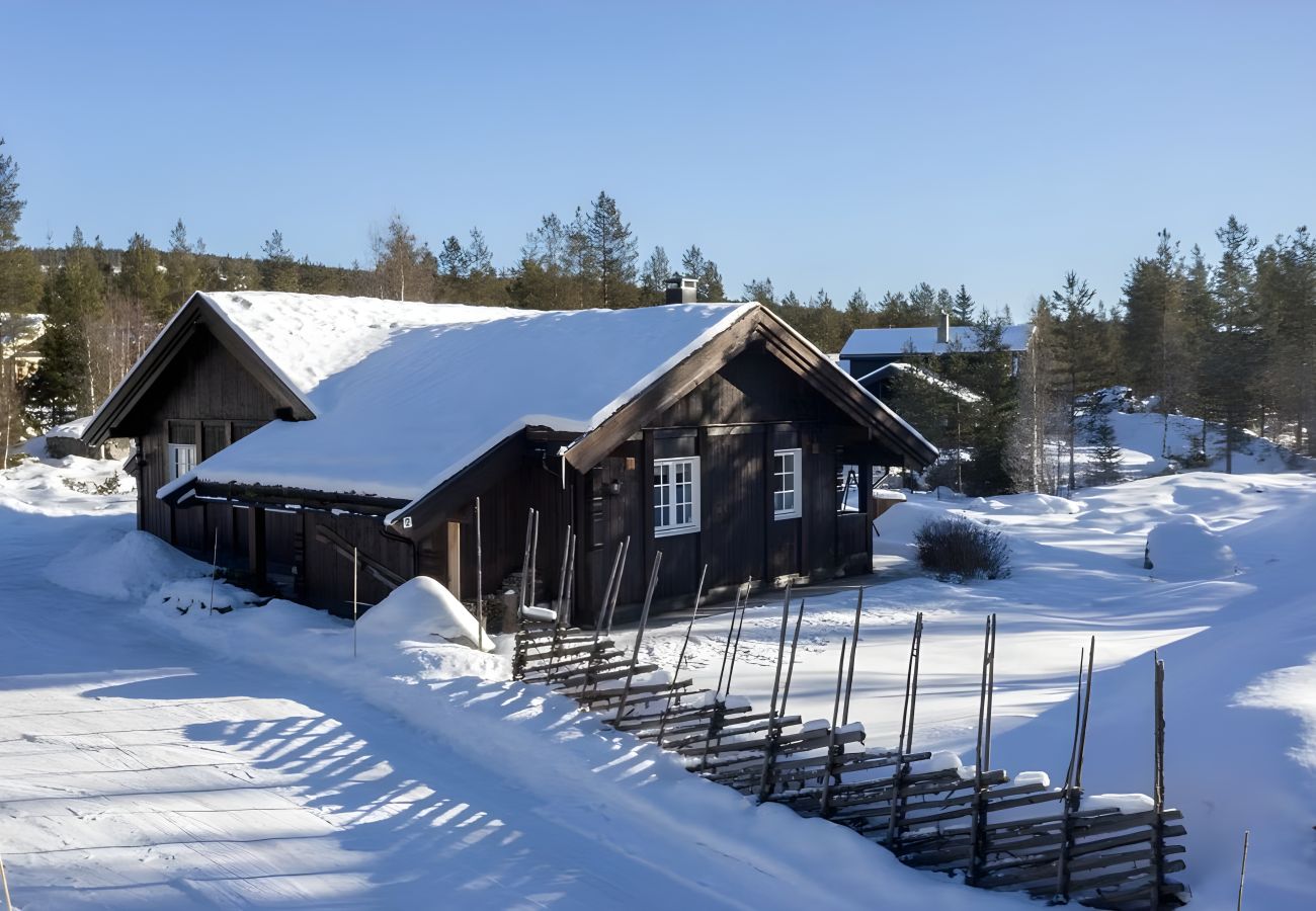 Cabin in Hemsedal - Charming cabin in Hemsedal Golf Alpin – ideal for families, fishing & skiing