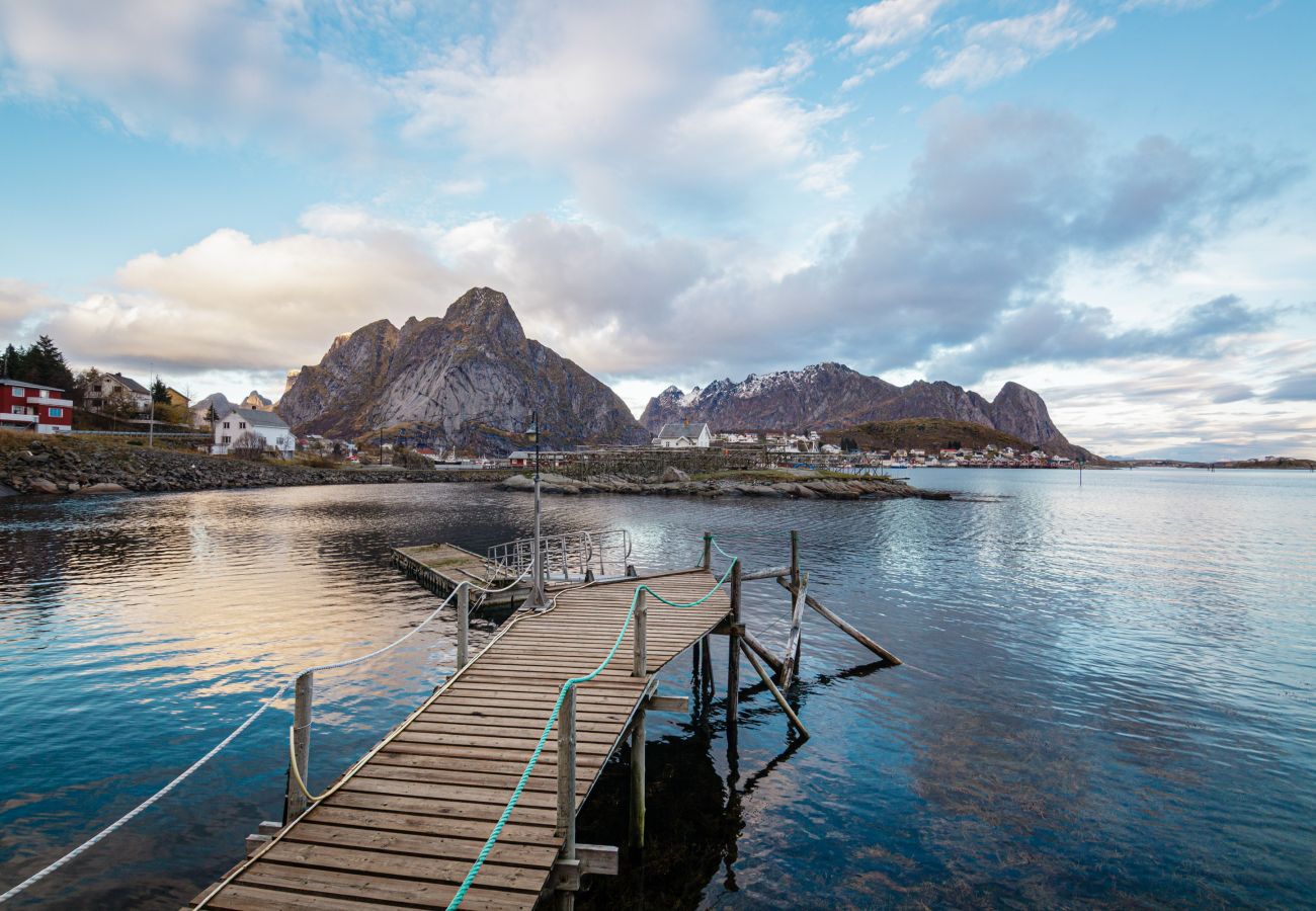 Cottage in Moskenes - Magnusbua, traditional rorbu in Reine, Lofoten