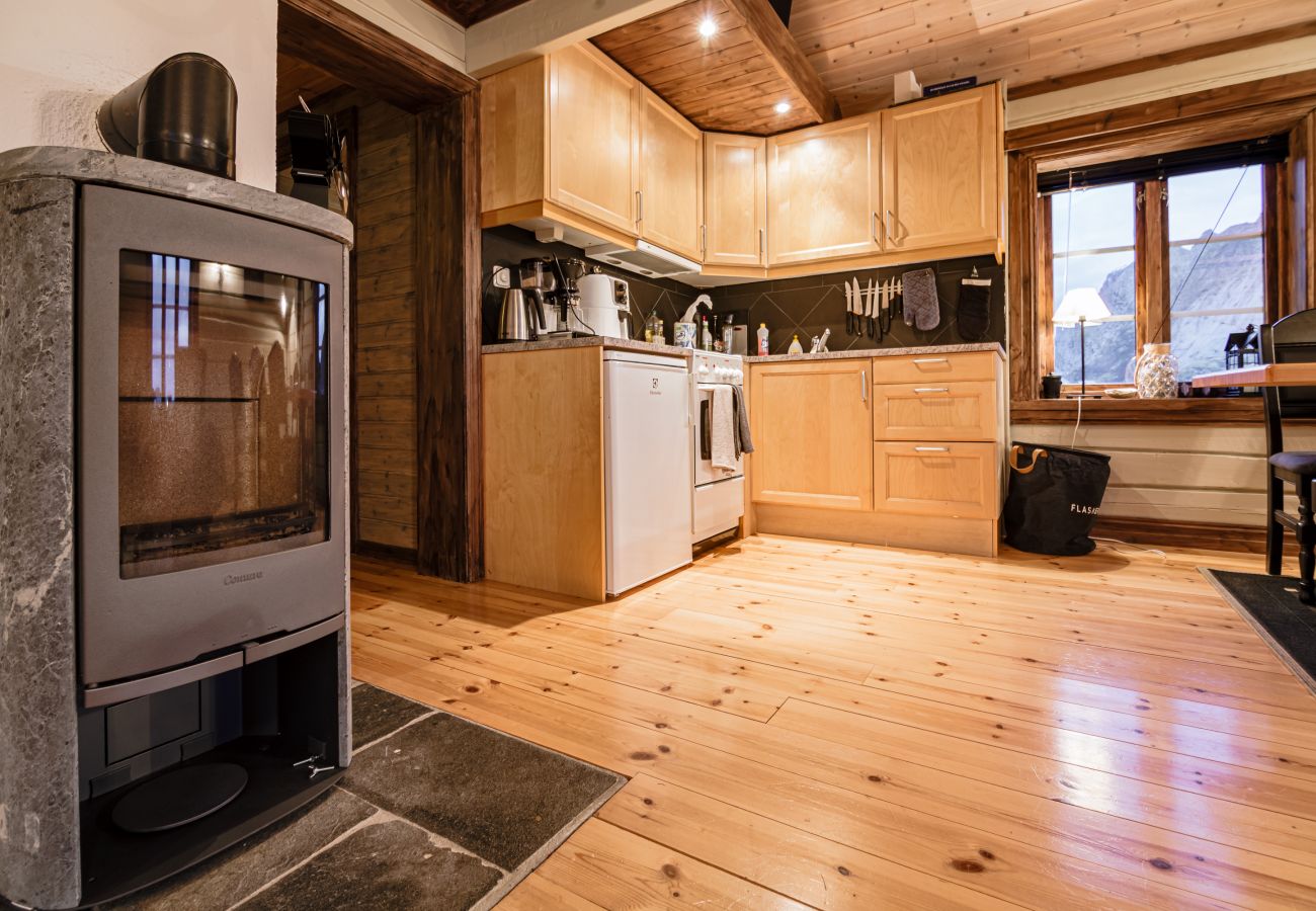 Cottage in Moskenes - Magnusbua, traditional rorbu in Reine, Lofoten