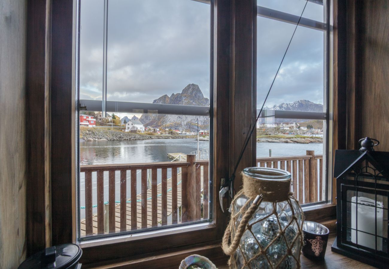 Cottage in Moskenes - Magnusbua, traditional rorbu in Reine, Lofoten