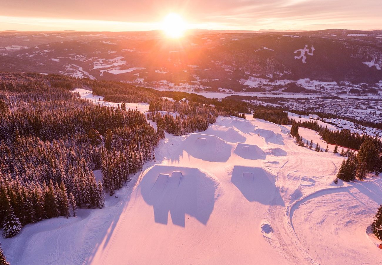 Cottage in Øyer - Family cabin in Hafjell, ski in-ski out
