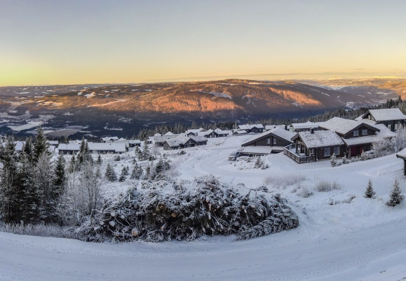 Cottage in Øyer - Family cabin in Hafjell, ski in-ski out