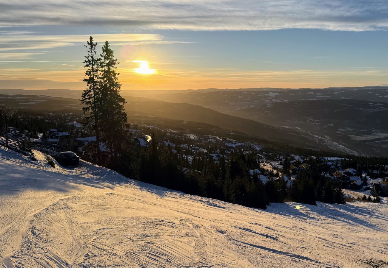 Cottage in Øyer - Family cabin in Hafjell, ski in-ski out