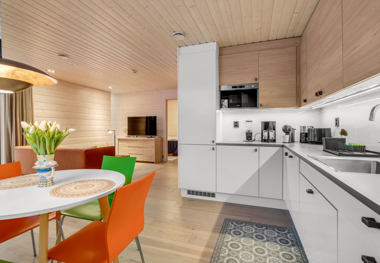Apartment in Tromsø - Ecological wood house with a garden