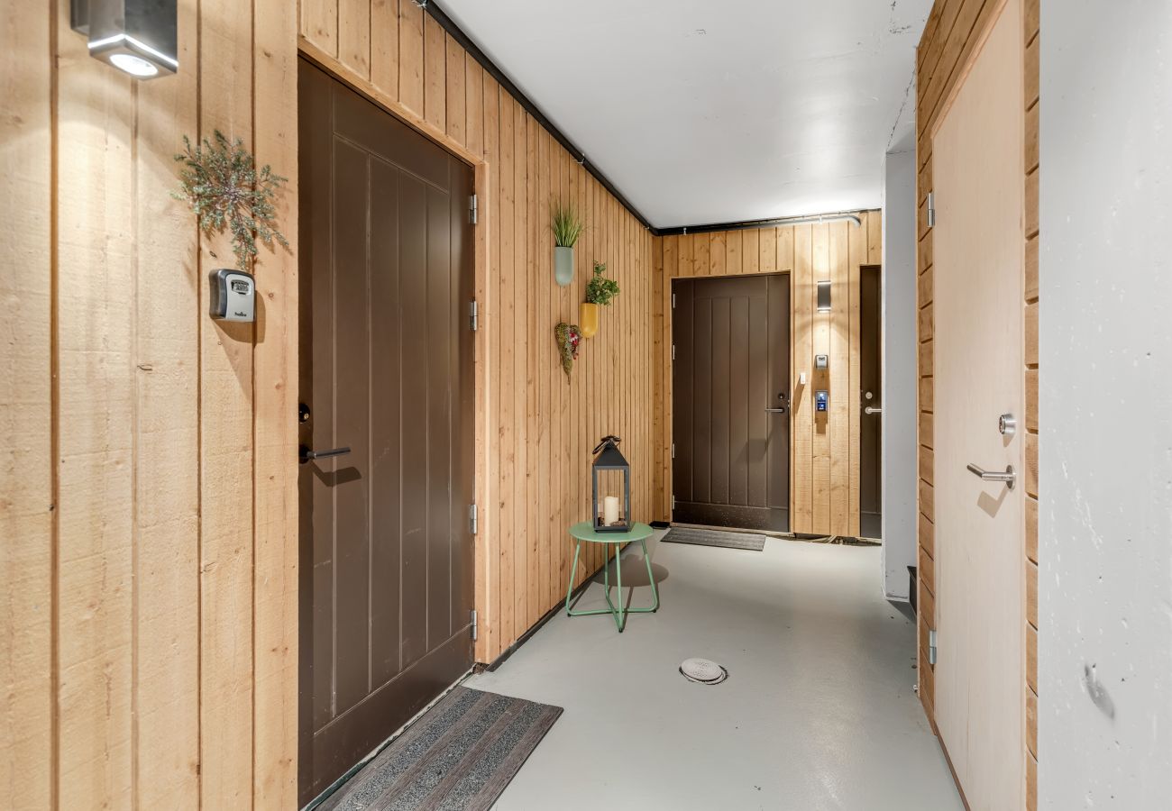Apartment in Tromsø - Ecological wood house with a garden