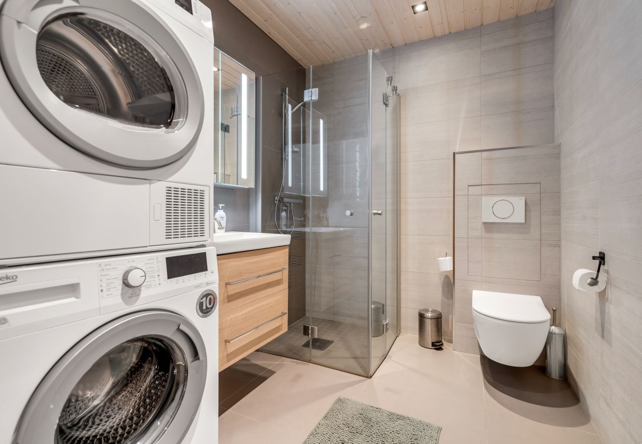 Apartment in Tromsø - Ecological wood house with a garden