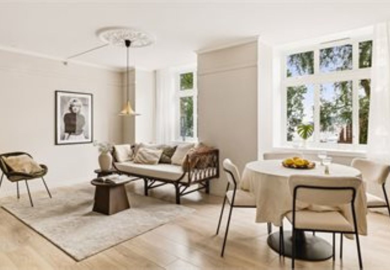 Apartment in Bergen - Moderne leilighet med sjøgløtt og balkong