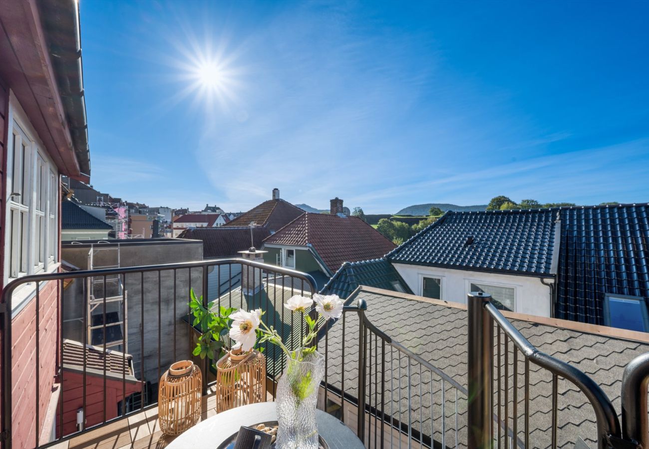 Apartment in Bergen - Toppleilighet på Sandviken med balkong
