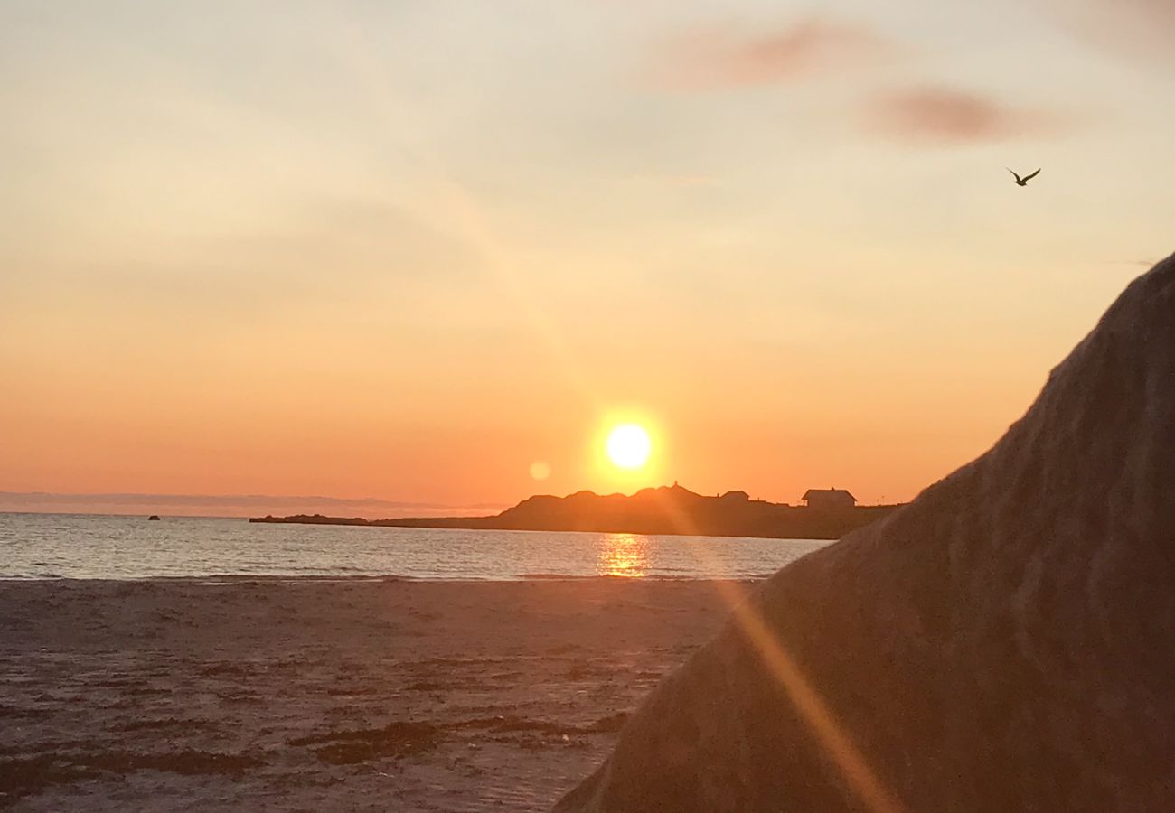 House in Flakstad - House by Ramberg Beach