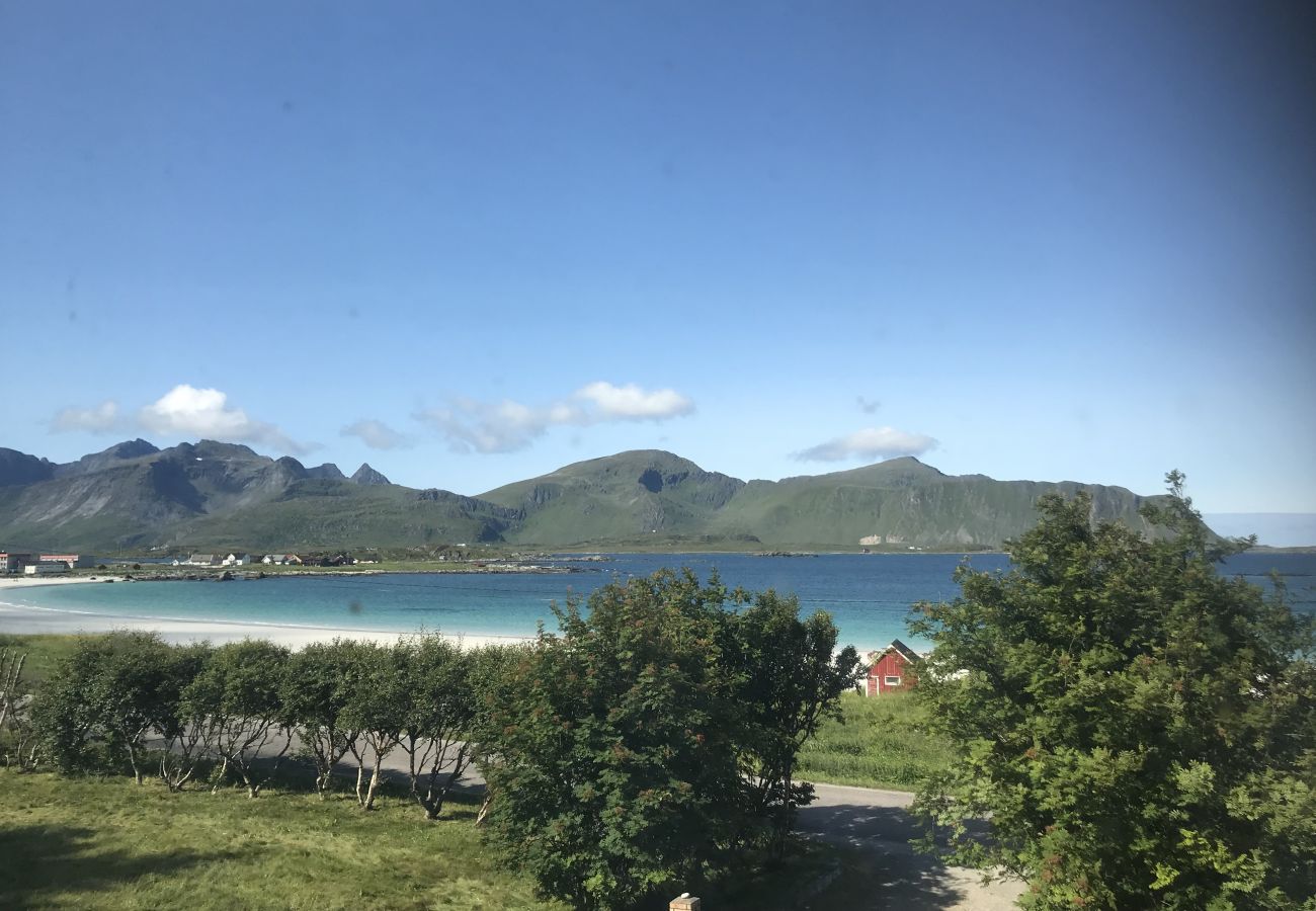 House in Flakstad - House by Ramberg Beach