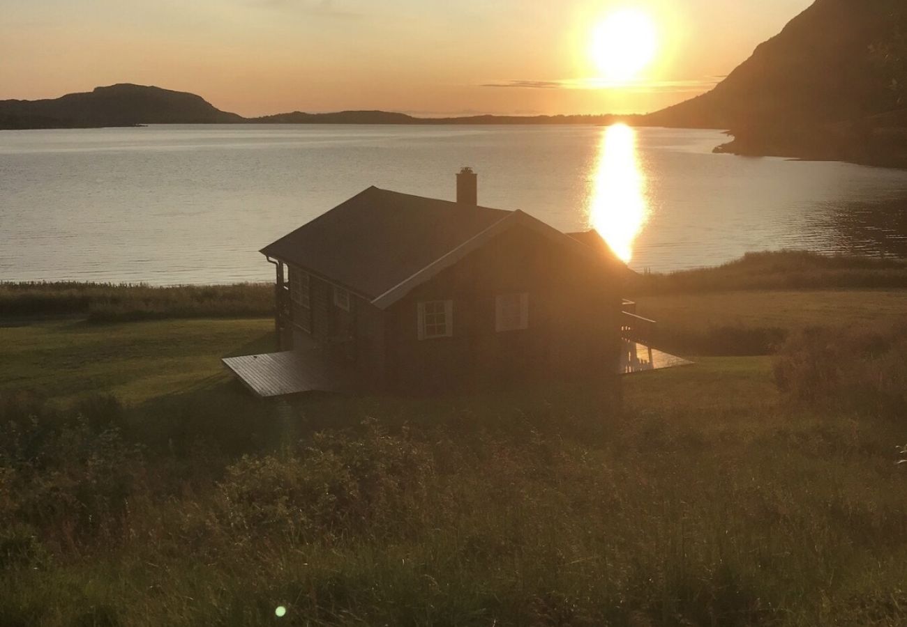 Cottage in Vestvågøy - Pollstua, cosy cabin with amazing views