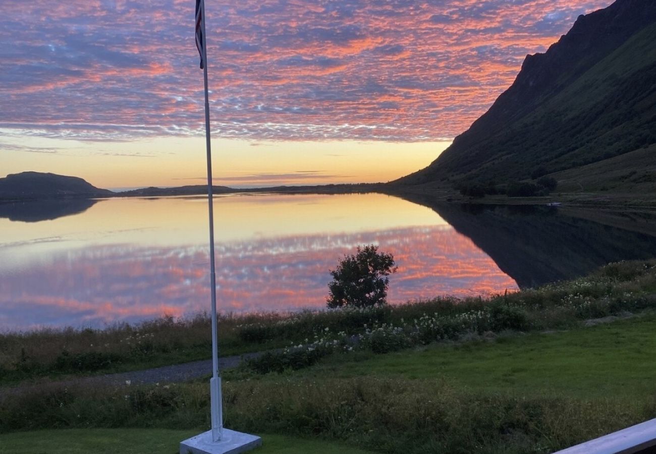 Cottage in Vestvågøy - Pollstua, cosy cabin with amazing views