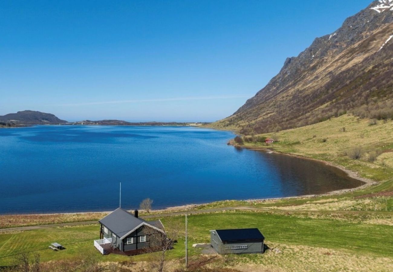 Cottage in Vestvågøy - Pollstua, cosy cabin with amazing views