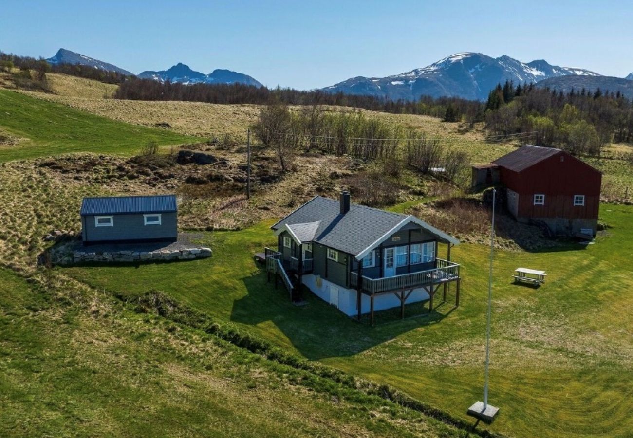 Cottage in Vestvågøy - Pollstua, cosy cabin with amazing views