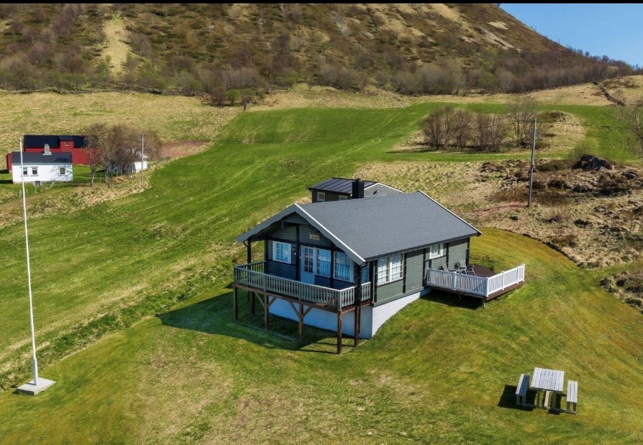 Cottage in Vestvågøy - Pollstua, cosy cabin with amazing views