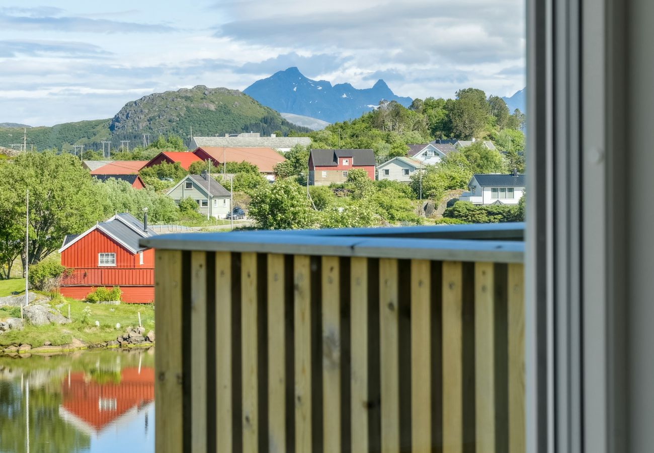 House in Ballstad - Skottinden view, Lofoten