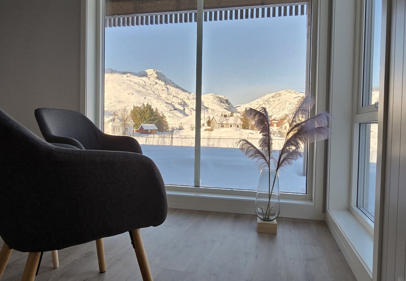 House in Ballstad - Skottinden view, Lofoten