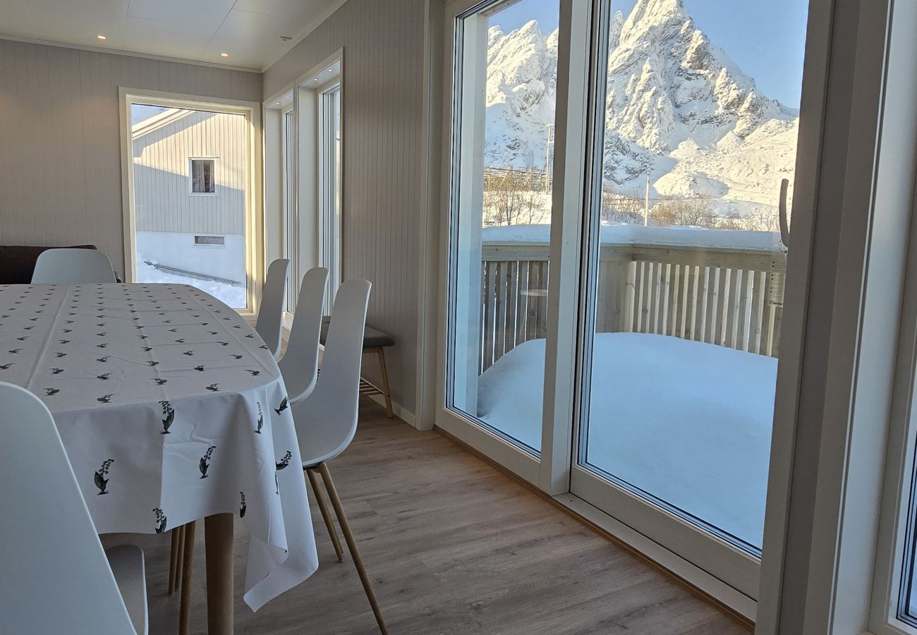 House in Ballstad - Skottinden view, Lofoten