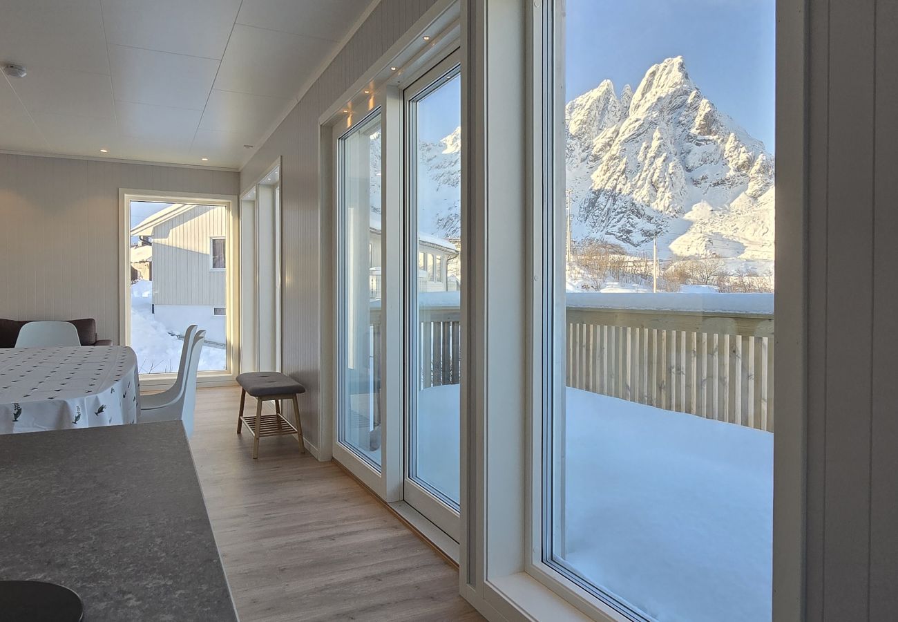 House in Ballstad - Skottinden view, Lofoten