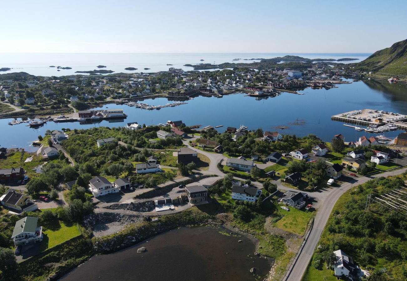 House in Ballstad - Skottinden view, Lofoten