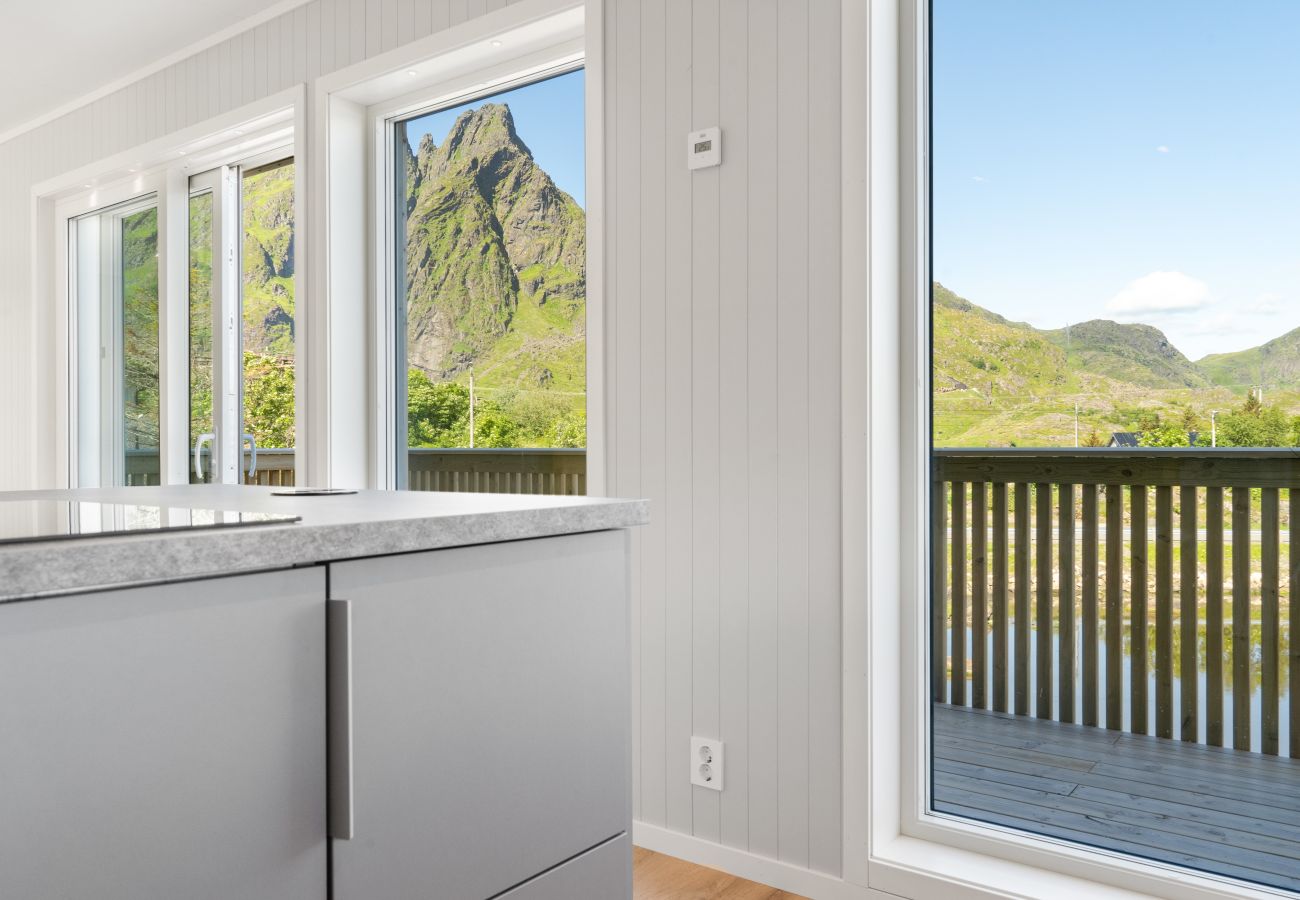 House in Ballstad - Skottinden view, Lofoten