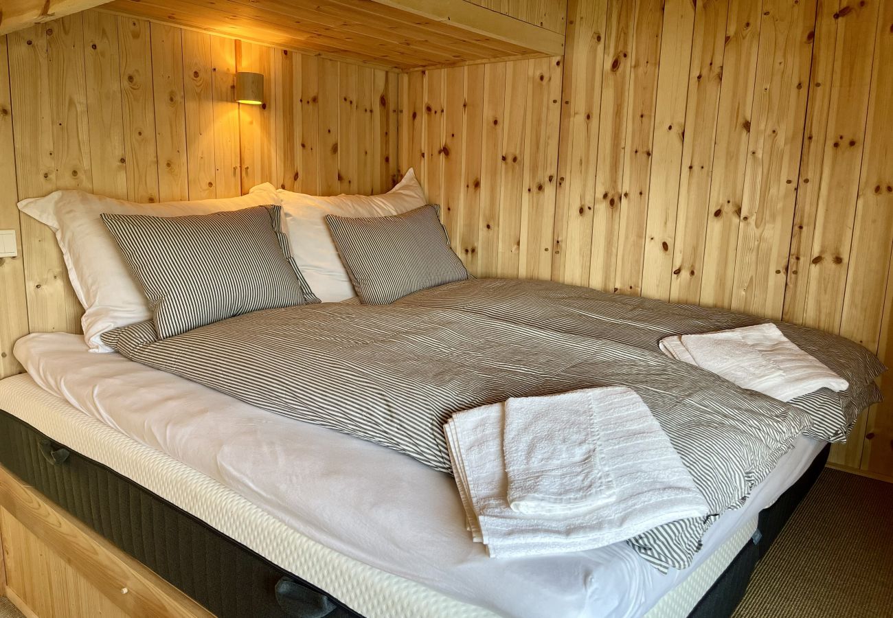 House in Ål - Architect designed sleeping box in barn