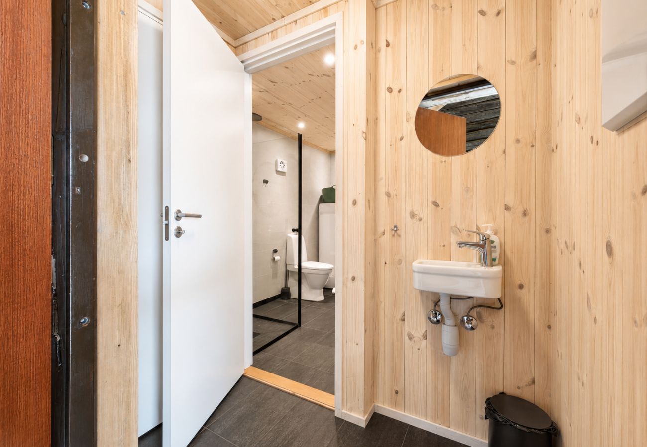 House in Ål - Architect designed sleeping box in barn