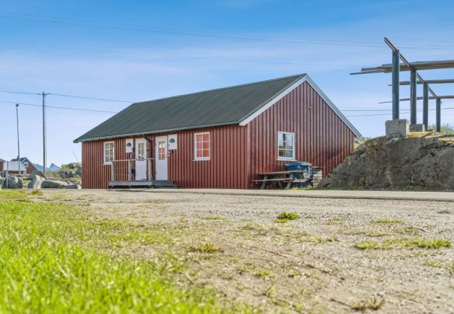 Cottage in Stamsund - Waterfront Twin Cabin A