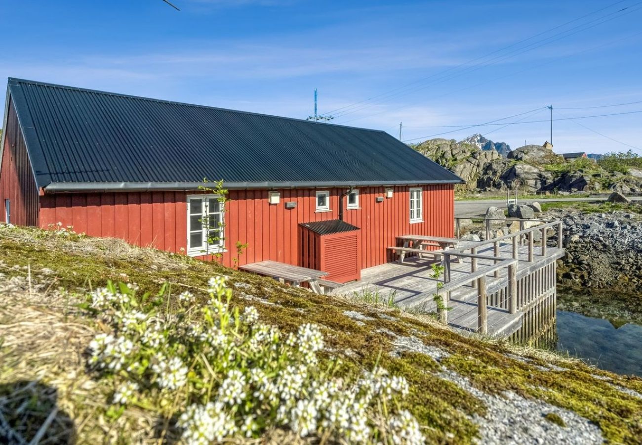 Cottage in Stamsund - Waterfront Twin Cabin B