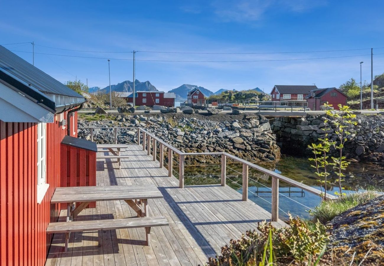 Cottage in Stamsund - Waterfront Twin Cabin B