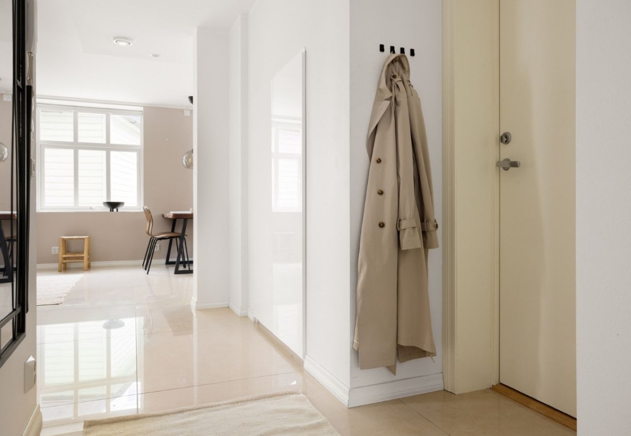 Apartment in Bergen - Modern apartment in Laksevåg with parking