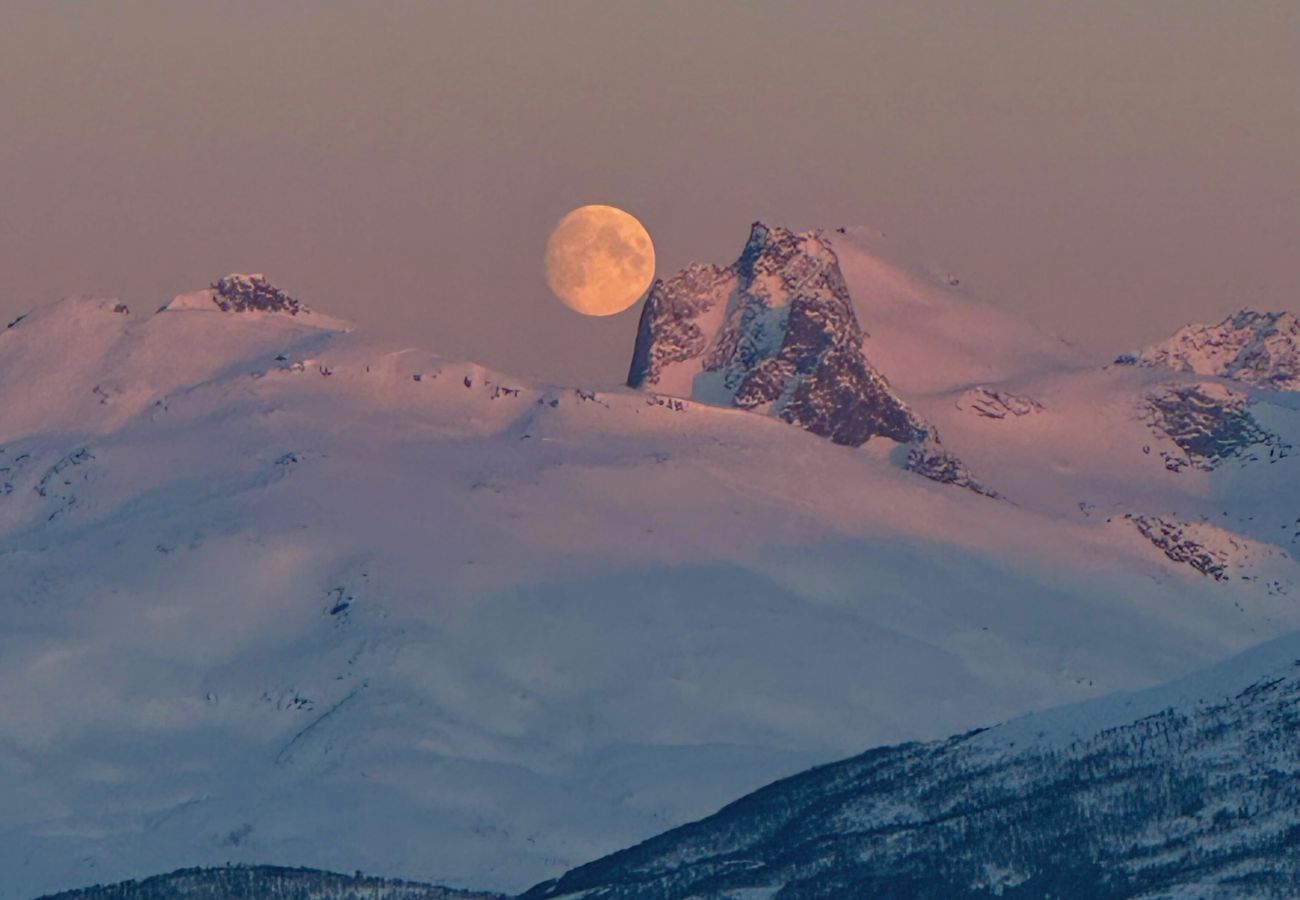House in Tromsø - Exclusive Northernlight villa at Sørtromsøya