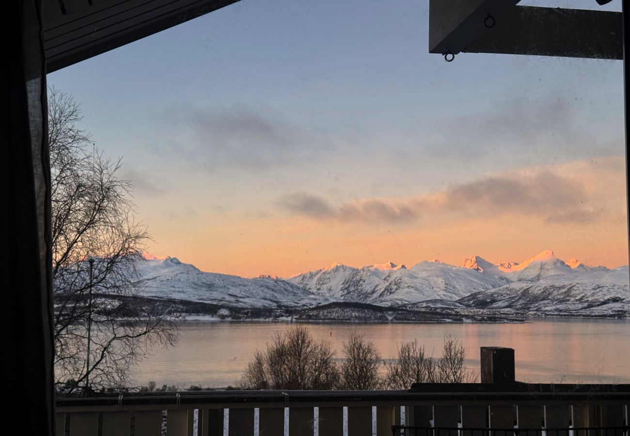 House in Tromsø - Exclusive Northernlight villa at Sørtromsøya