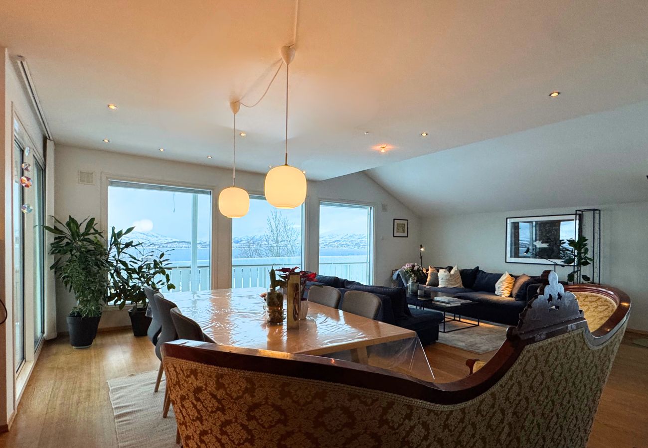 House in Tromsø - Exclusive Northernlight villa at Sørtromsøya