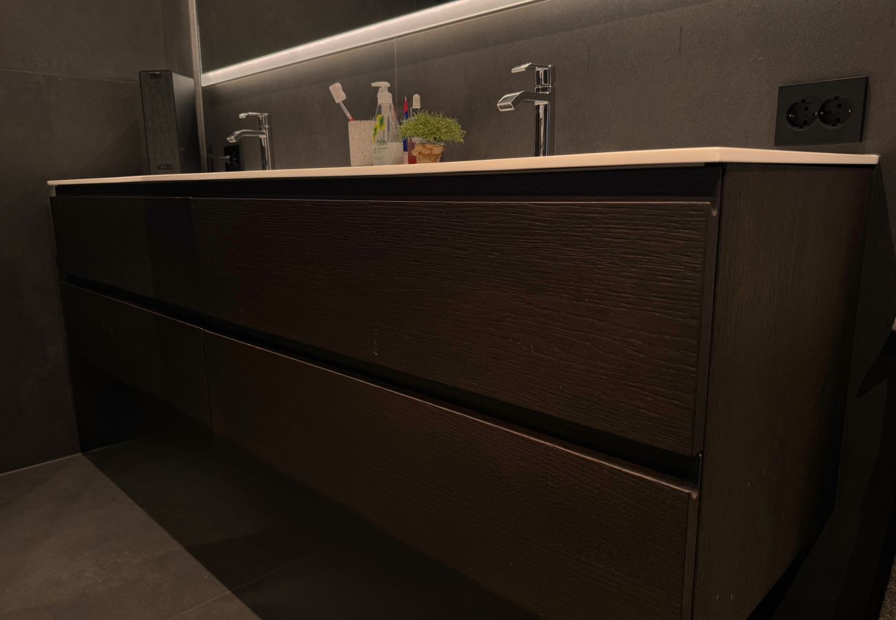 House in Tromsø - Exclusive Northernlight villa at Sørtromsøya