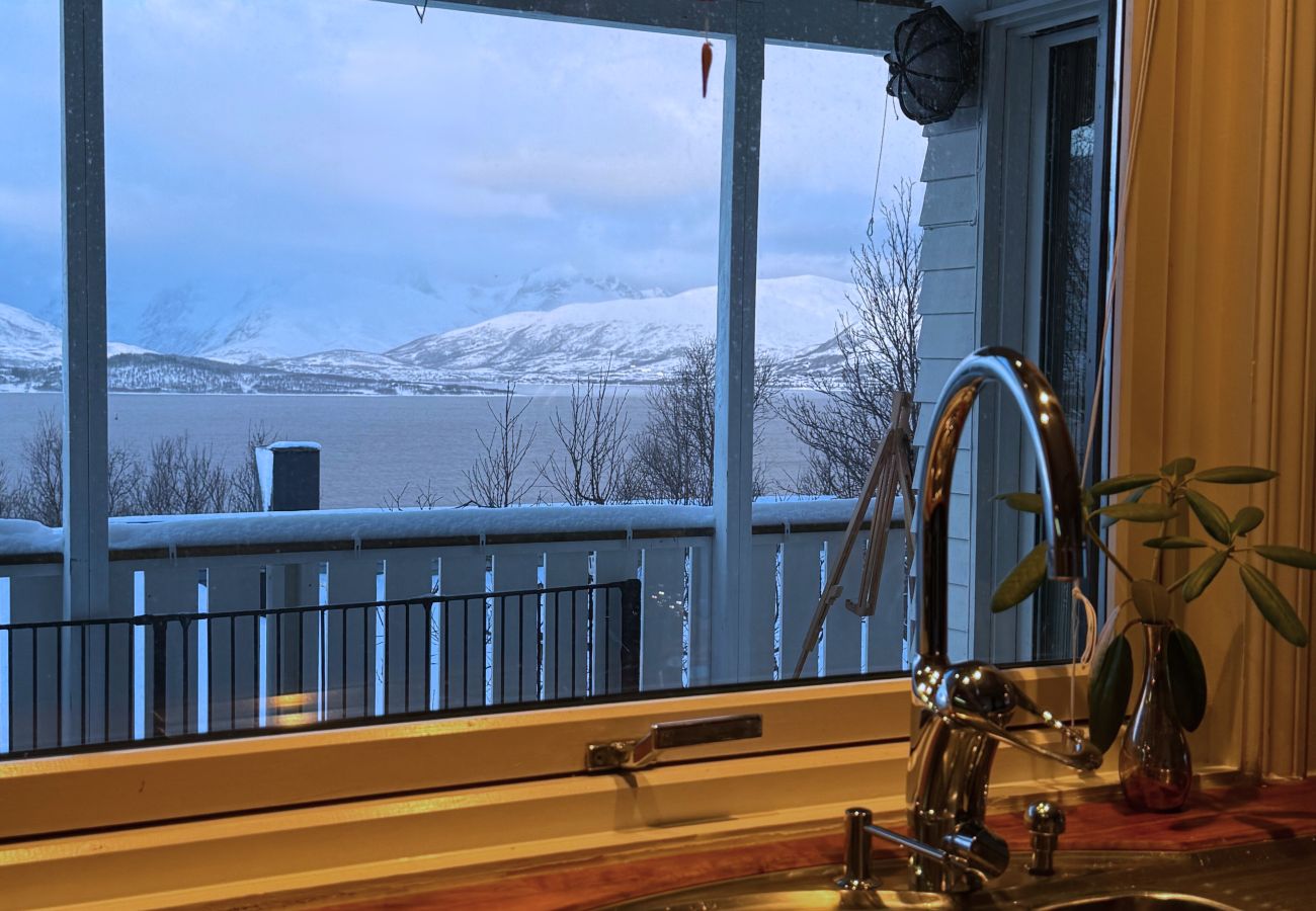 House in Tromsø - Exclusive Northernlight villa at Sørtromsøya