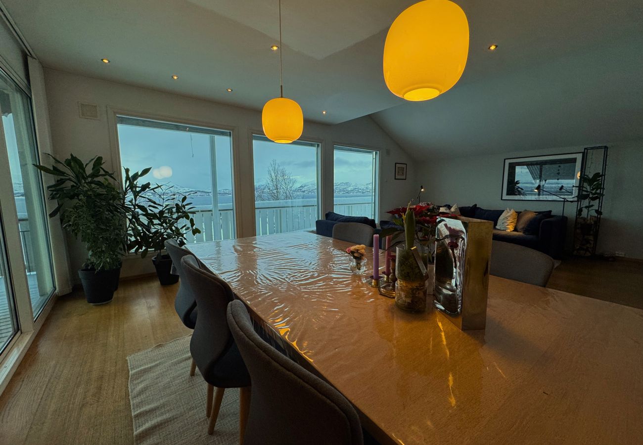 House in Tromsø - Exclusive Northernlight villa at Sørtromsøya
