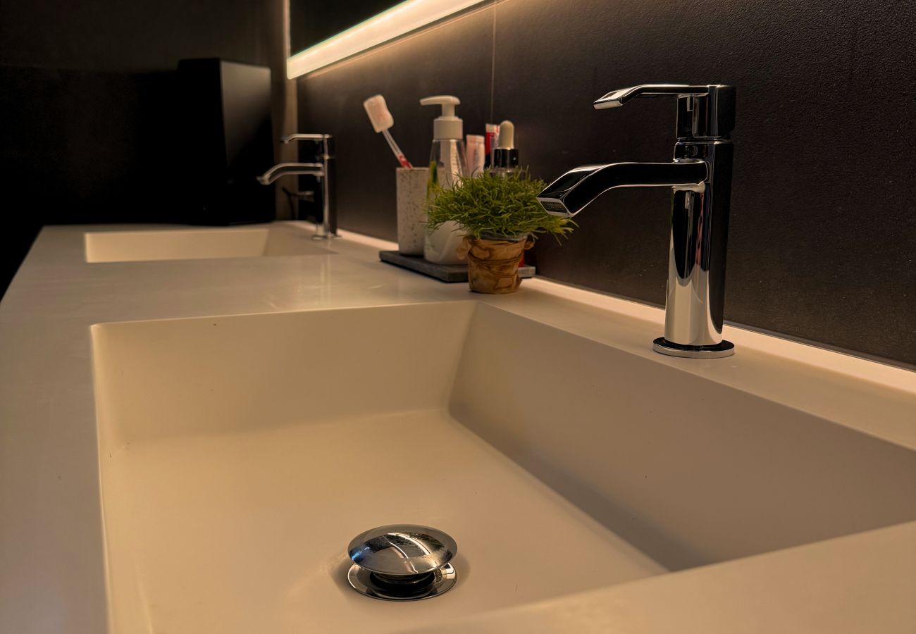 House in Tromsø - Exclusive Northernlight villa at Sørtromsøya