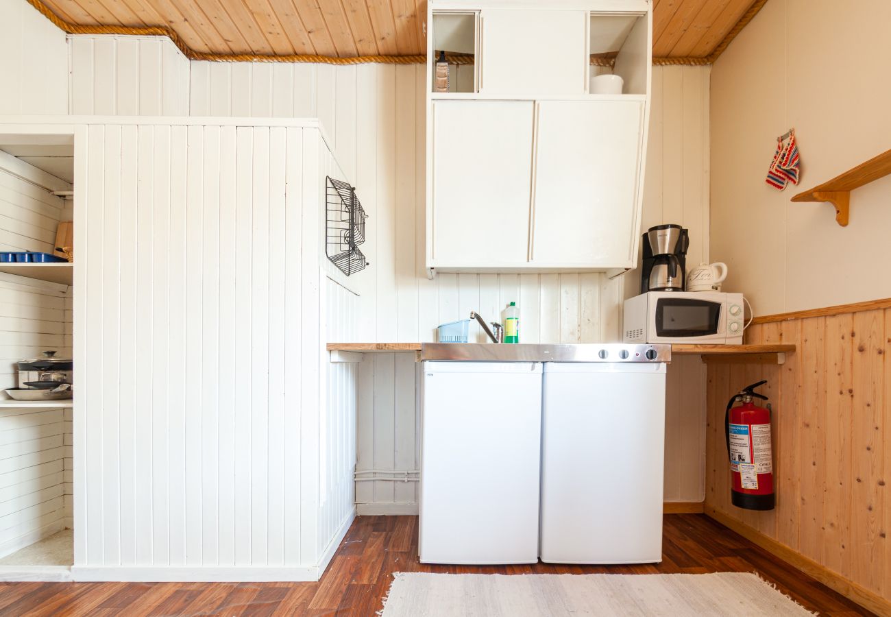 Cottage in Vestvågøy - Sjøstrand cabin 6