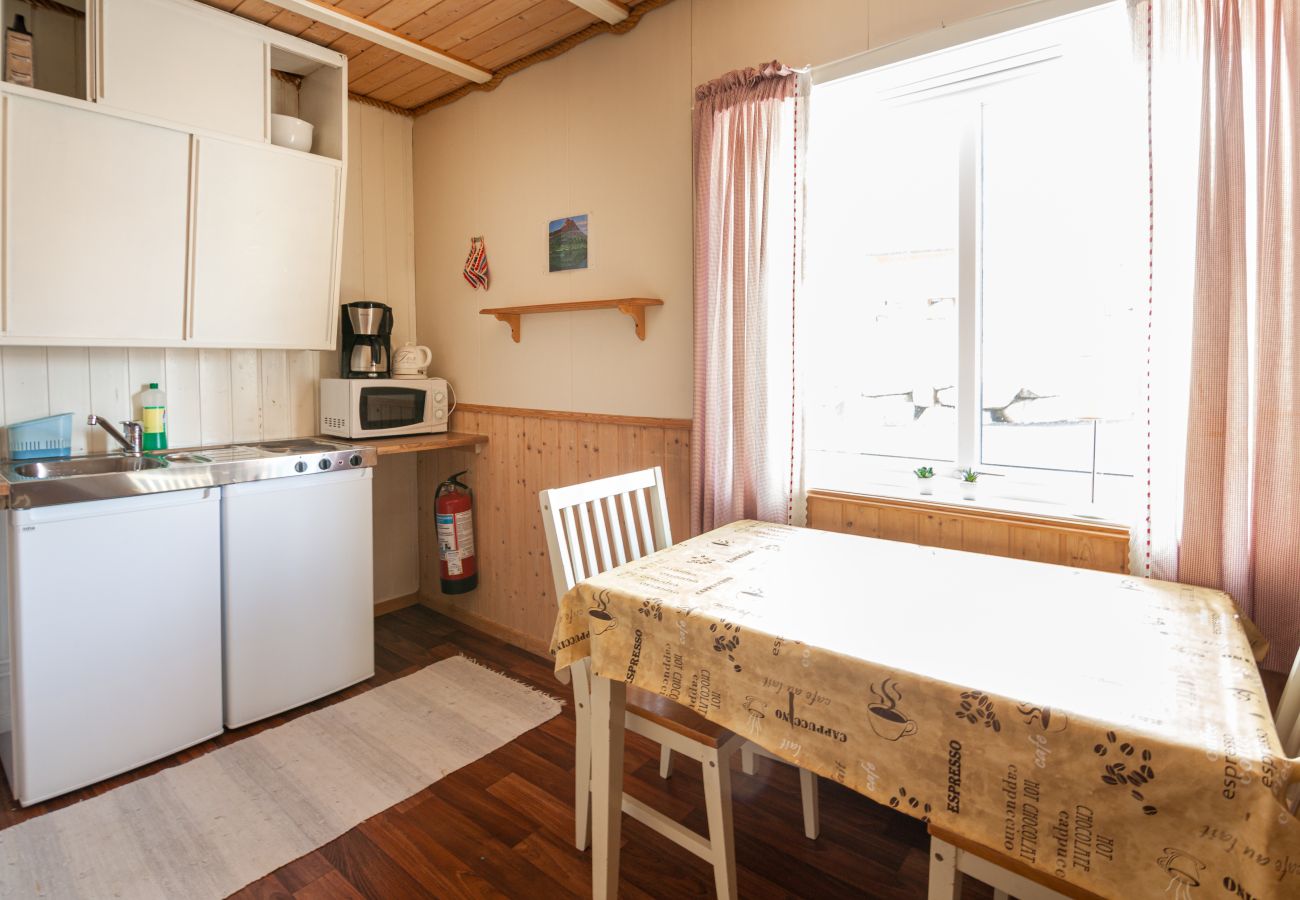 Cottage in Vestvågøy - Sjøstrand cabin 6