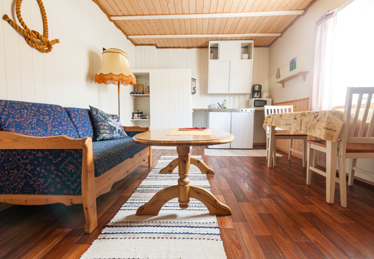 Cottage in Vestvågøy - Sjøstrand cabin 6