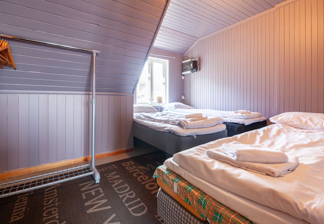 Cottage in Vestvågøy - Sjøstrand cabin 7