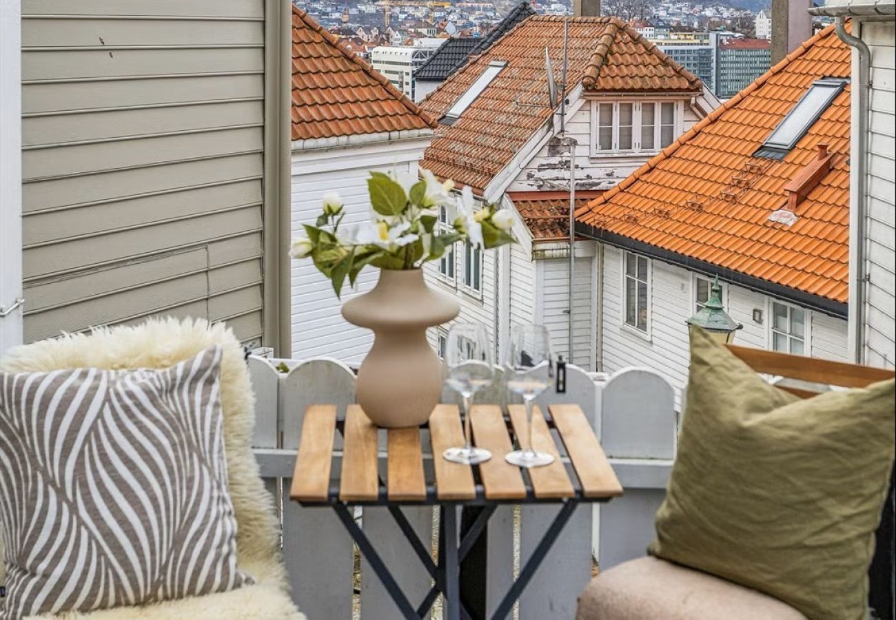 Apartment in Bergen - Historic apartment in Bergen Centrum