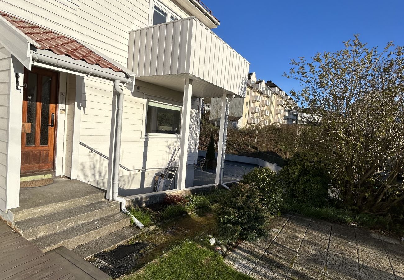 Apartment in Bergen - Central Apartment with parking, Bergen