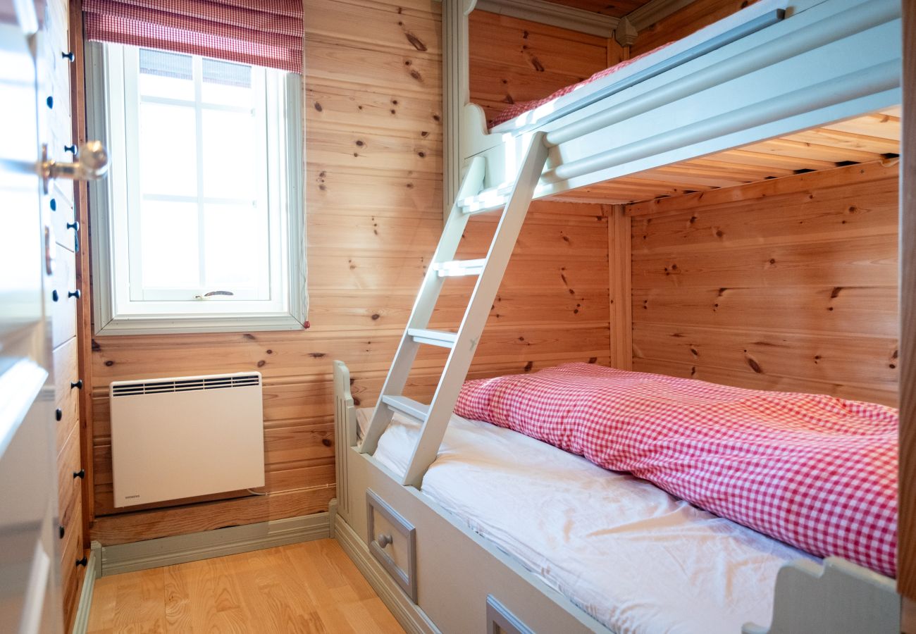 Cottage in Hol - Budalen, spacious cabin close to skitracks