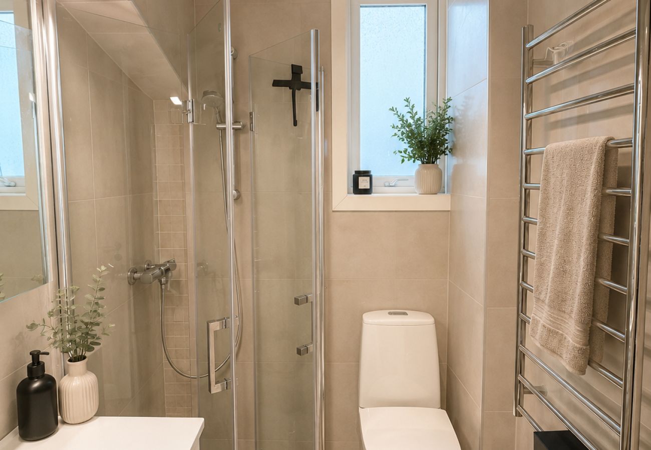 Apartment in Bergen - Bright Nordic apartment with sea & mountain views