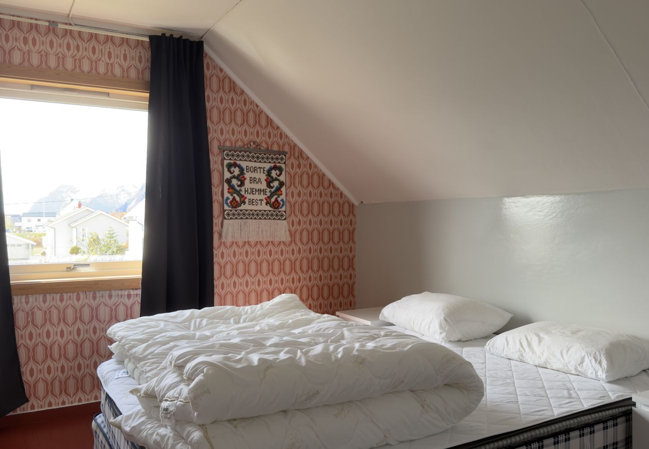 House in Moskenes - Cosy retro house in Lofoten