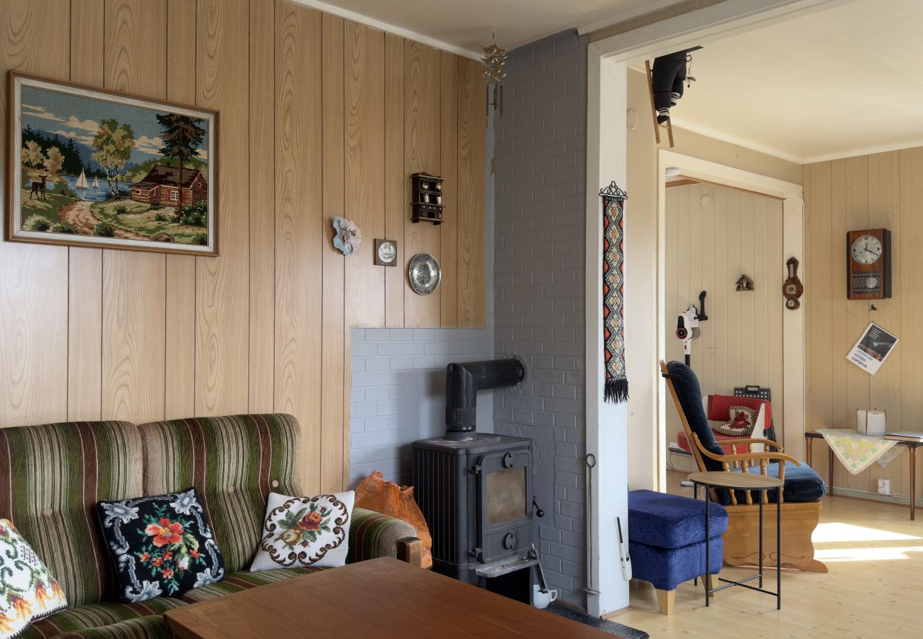 House in Moskenes - Cosy retro house in Lofoten